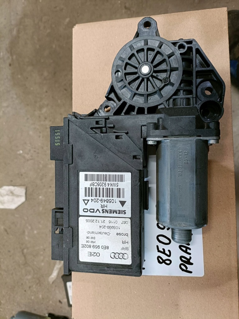 фото №1, Двигатель окон правый задняя audi 8e0959802e