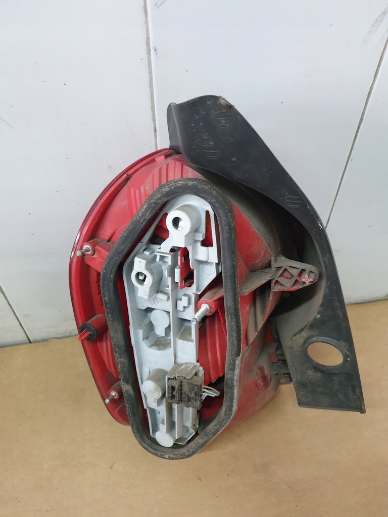 фото №2, Лампа задняя правая renault modus