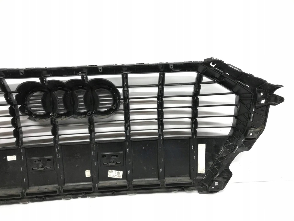 Решётка  решётка радиатора решётка радиатора audi q3 2 83a 2018- 83a853651f Киев