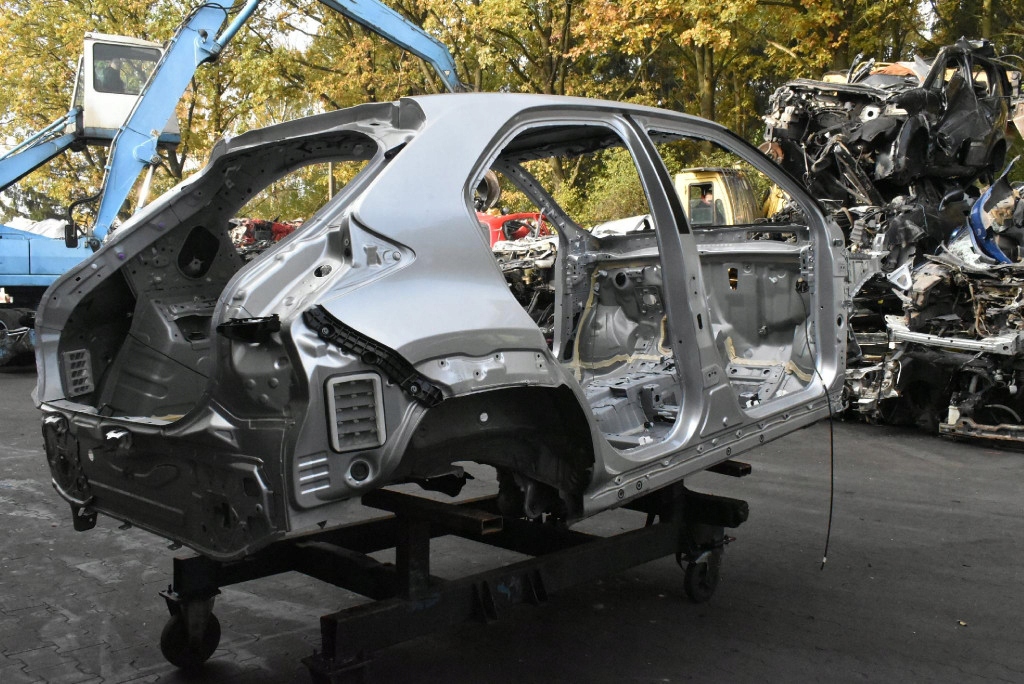 фото №6, Чверть крила лівий правий задня блок двигуна поріг toyota yaris cross 20-