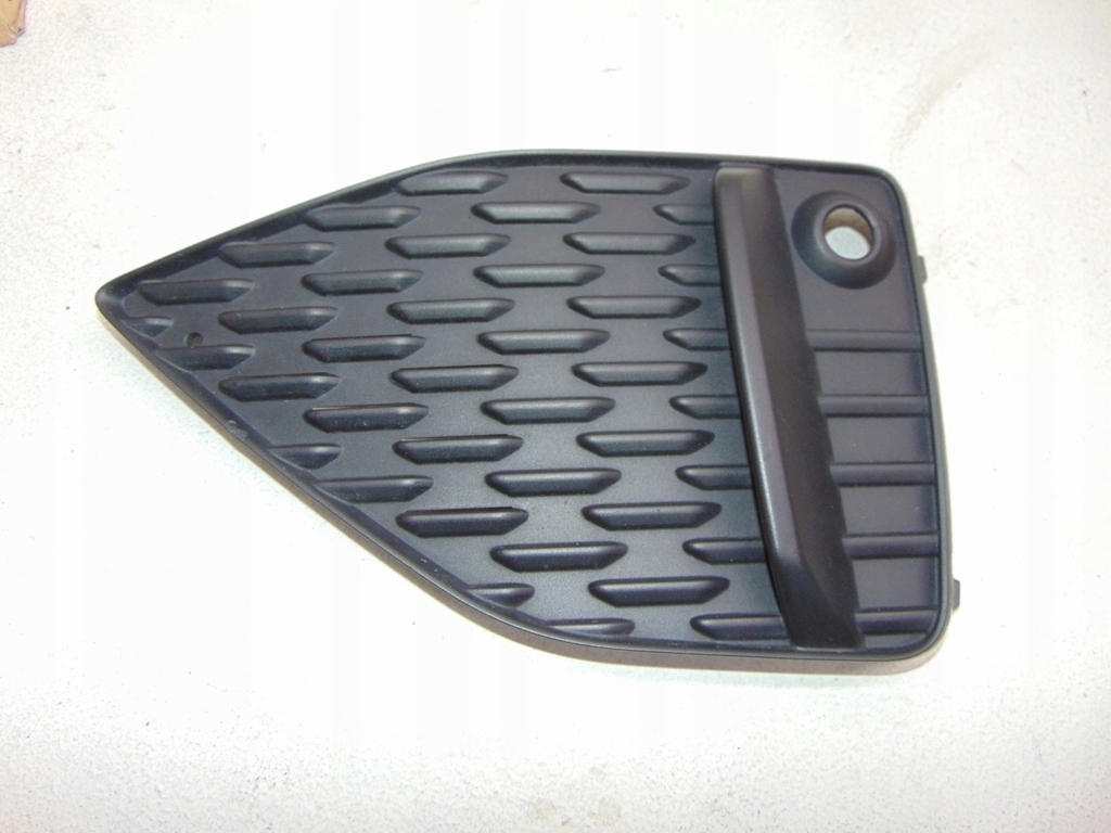 фото №1, Audi q2 lift решётка правая бампер перед оригинал