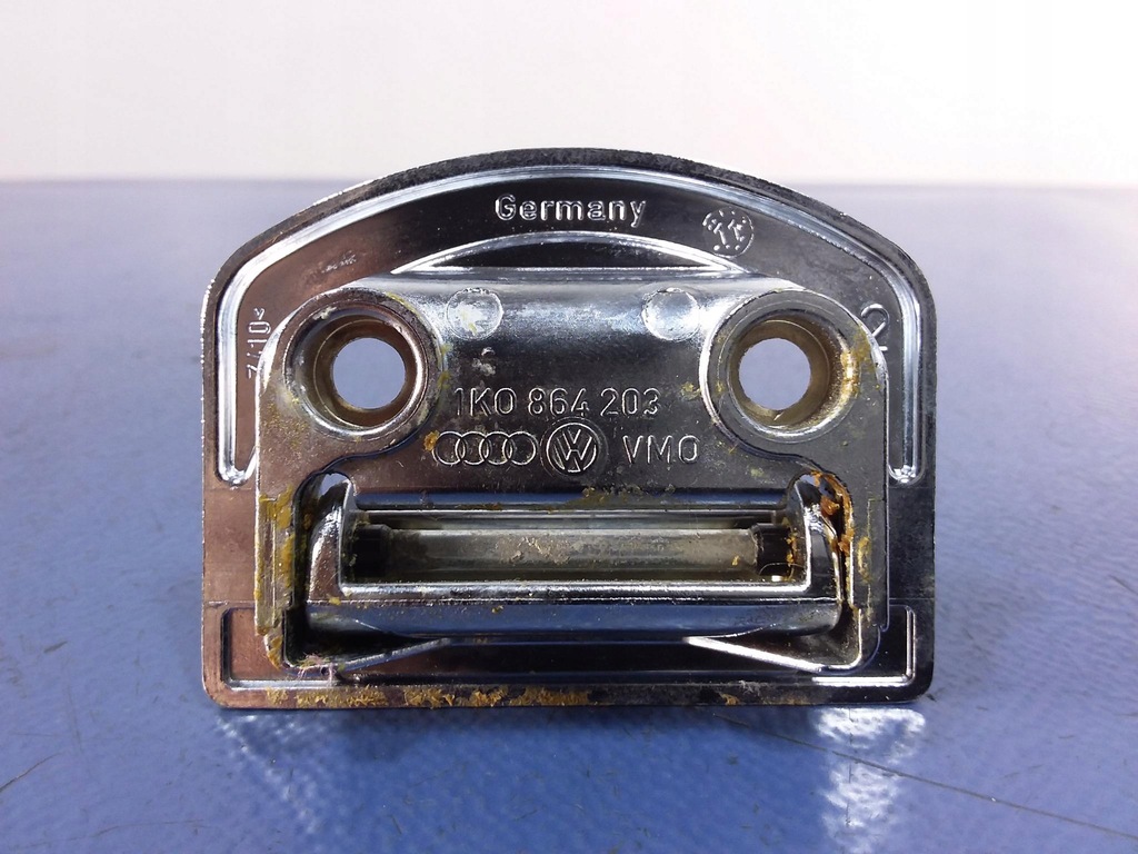 фото №5, Audi a8 d4 4h кронштейн багажника хром 1k0864203