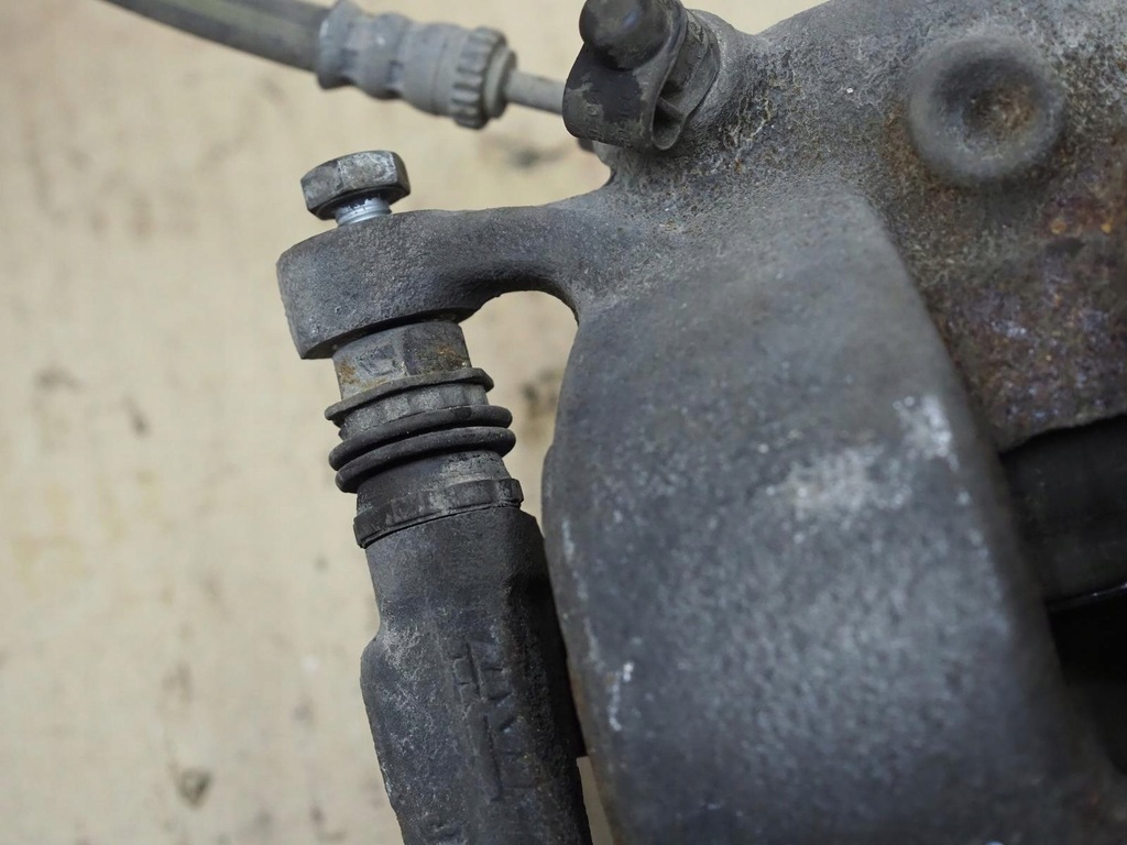 фото №5, Bmw 2 f46 gran tourer суппорт тормозной правый перед