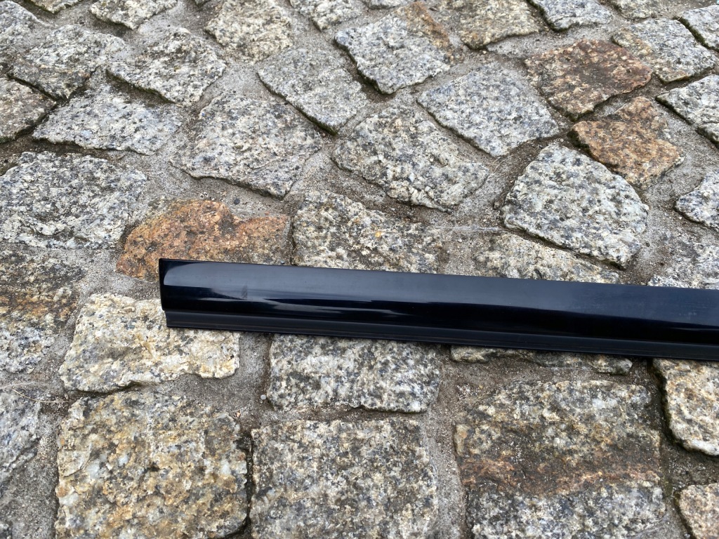 Mercedes 257 cls молдинг ущільнювач права перед задній 2577250800 2577352400 Ціна