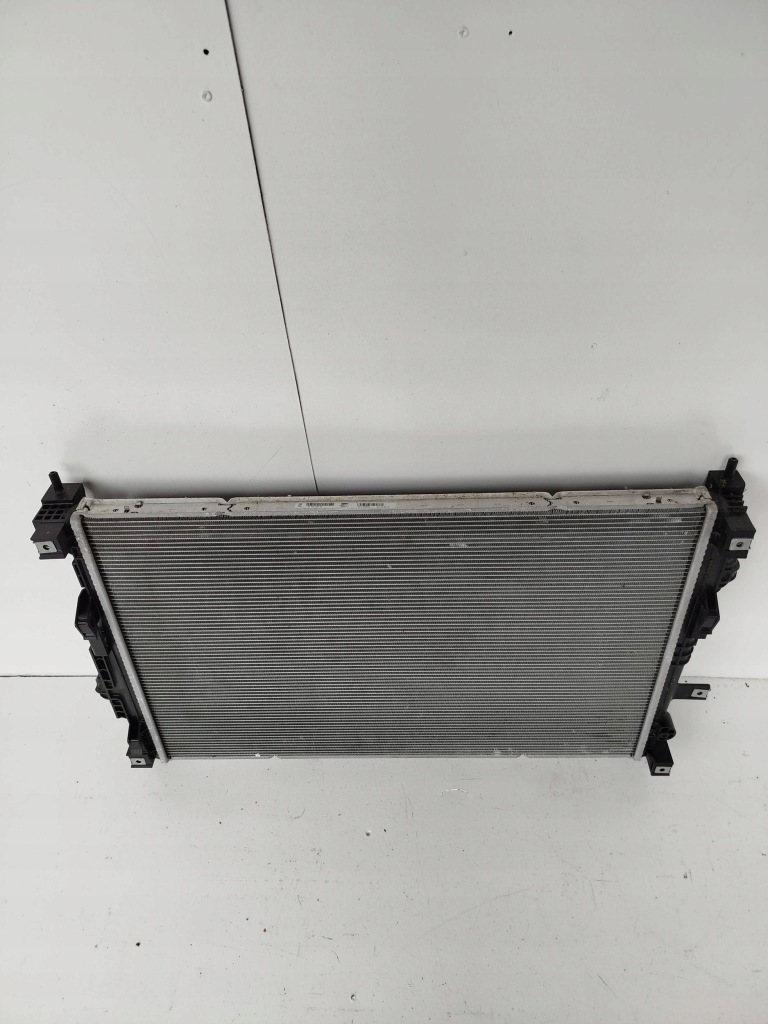 Радиатор воды оригинальная peugeot 308 t10 3 9836060480 в Украине