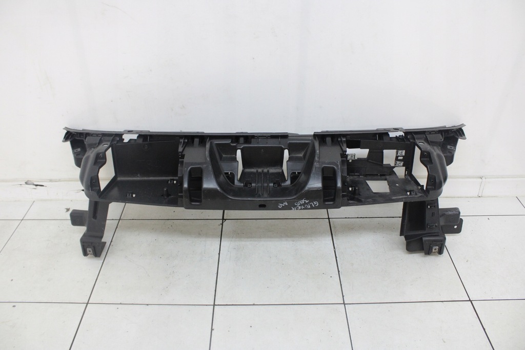 фото №1, Peugeot 3008 i 2009r- pas перед передний верхний