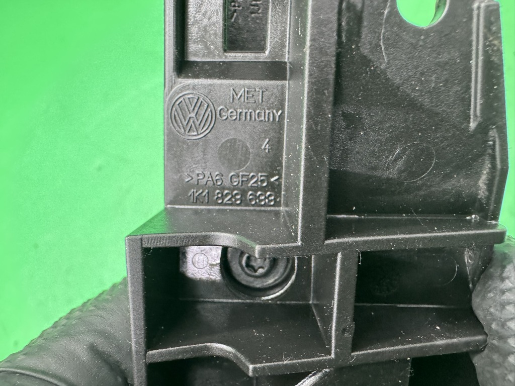 фото №11, Трос открывания капот ручка тяга 1k1823633 vw passat b6 05-10