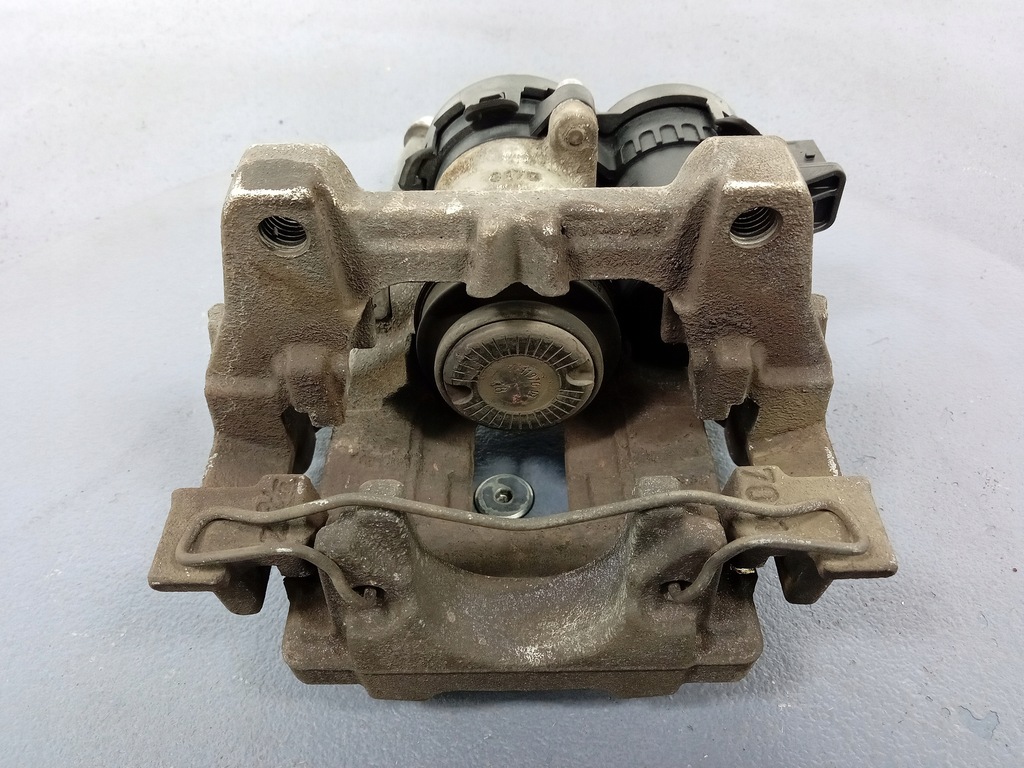 фото №8, Volvo v90 s90 ii супорт задня правий скоба 31687555