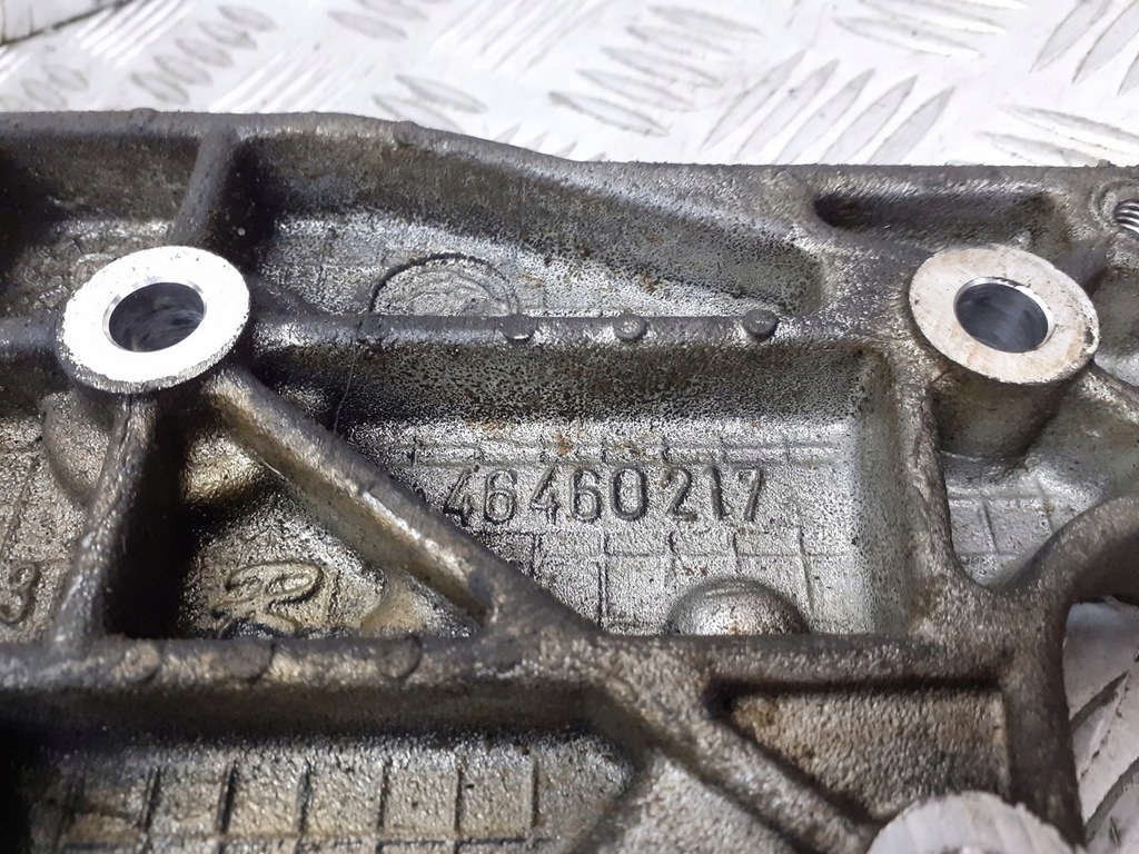 фото №3, Кронштейн опора полуось alfa romeo 147 1.9jtd 46460217