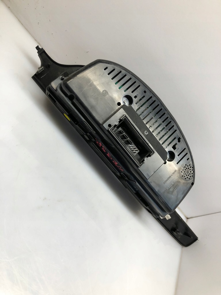 фото №9, Счетчик приборы eu vw passat b6 2.0 tdi 05r