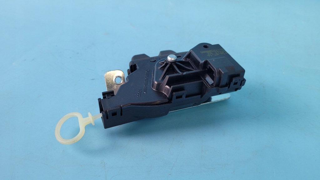 Замок кришки багажника задній mercedes cla w117 a w177 c w205 w213 a1177500085 Ціна