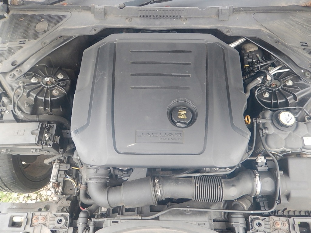 Купить Jaguar xe xe-r r-sport x760 2.0d 2.0 d двигатель 204dtd kompletny