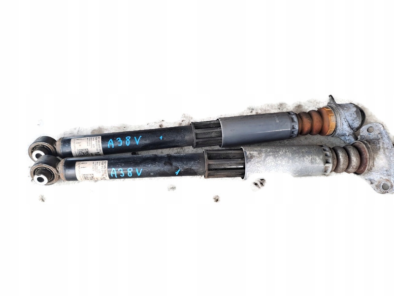 фото №1, Audi a3 8v sportback 17r амортизатор задняя задний 5q0512011gd