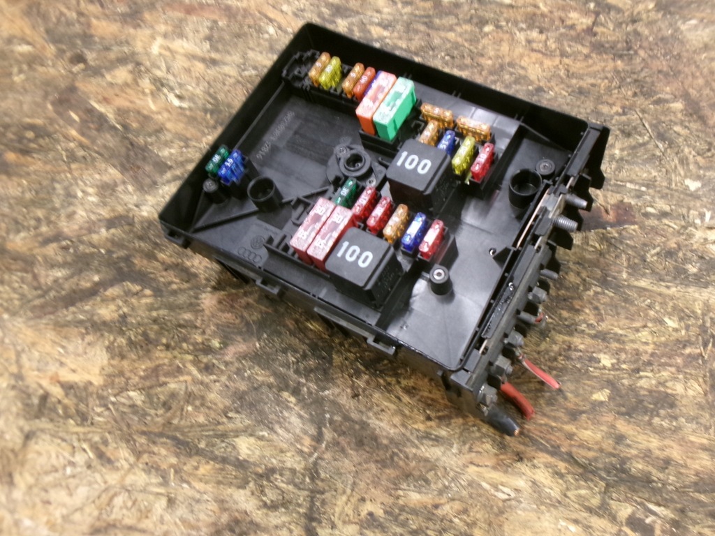 фото №1, Vw scirocco коробка запобіжників 1.4 tsi