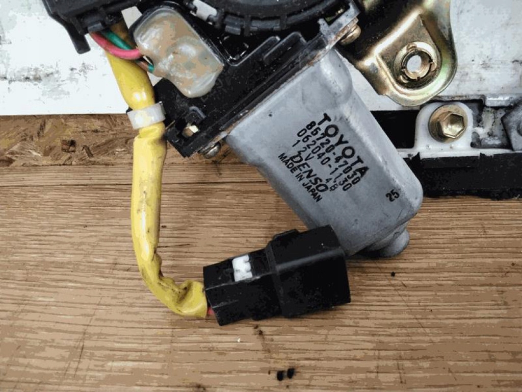 фото №5, Toyota prius i підйомник скло лівий перед