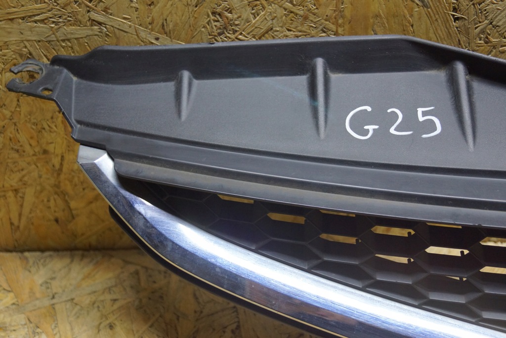 фото №3, Mazda оригінальний номер ce19-50712 решітка радіатора решітка радіатора радіатора