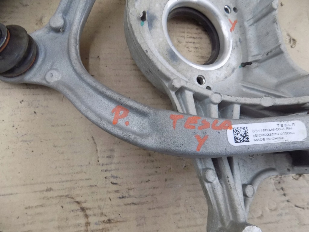 фото №7, Рычаг правый верхний передний основание tesla y 1188326-00-a 1044032-00-c org.