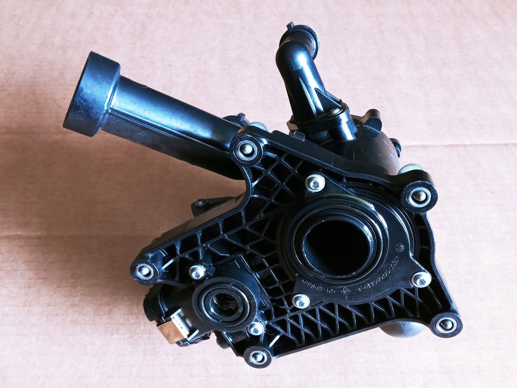 фото №7, Bmw корпус термостата g11 g12 740i 642559-04 b58b30c 2464486