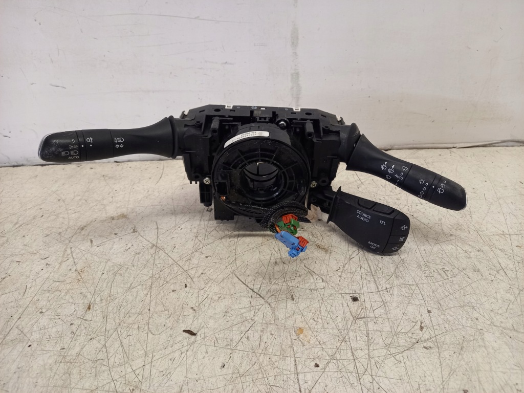 фото №1, Переключатели лента renault espace v 255674919r