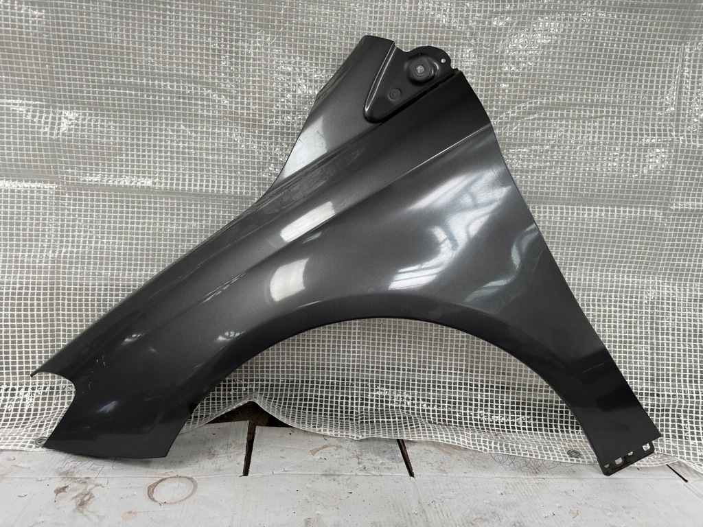 фото №1, Mercedes bklasa w246 лівий передній крила