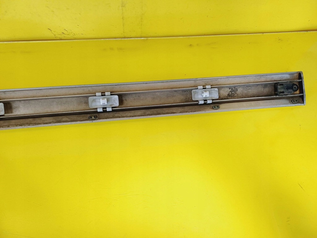 фото №7, Молдинг двері лівий перед audi a8 d2 sedan лак: ly7m 4d0853951 nr261