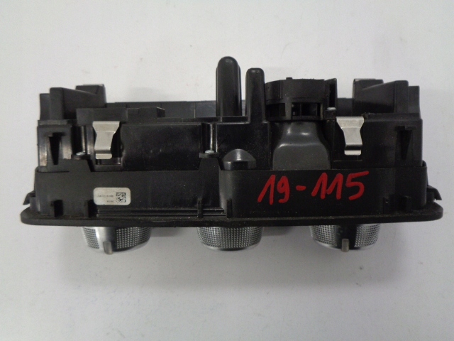 фото №7, Audi a1 панель кондиционера обдув 8x0820043c