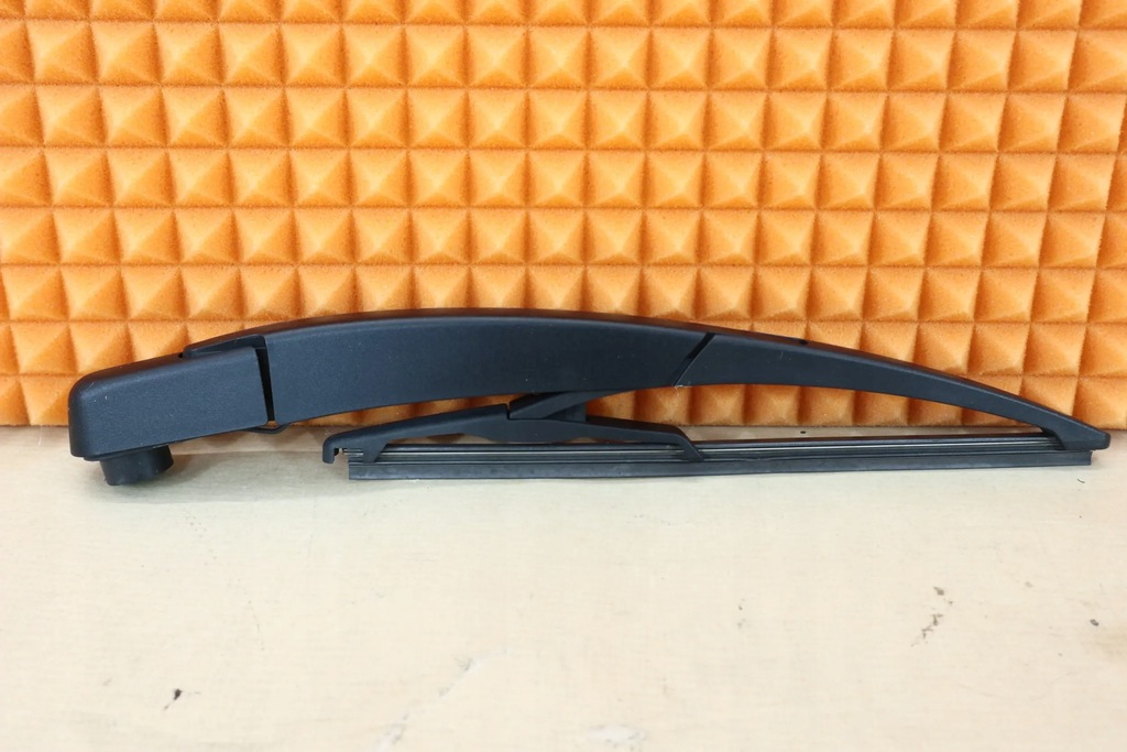 фото №1, Mercedes w246 рычаг дворники крышки багажника