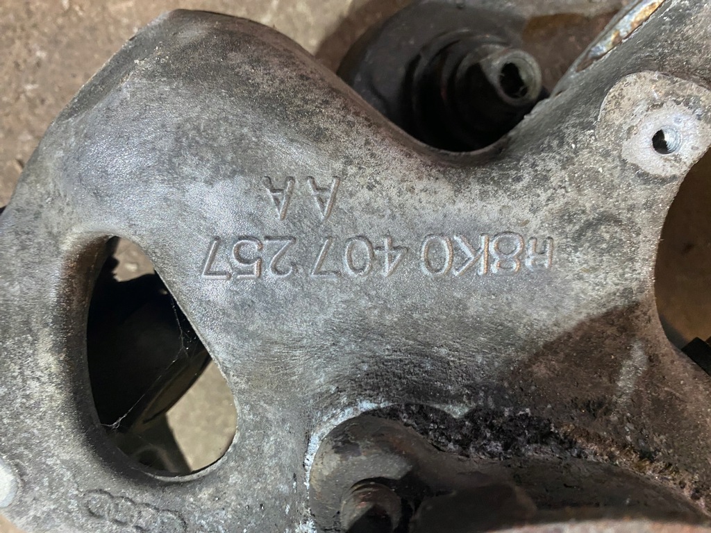 фото №7, Поворотный кулак правая пневмоподушка audi a6 c7 4g a7 4g8 4g0407254a