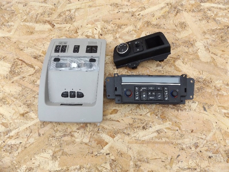 фото №1, Панель стельовий лампа cadillac escalade 06-14