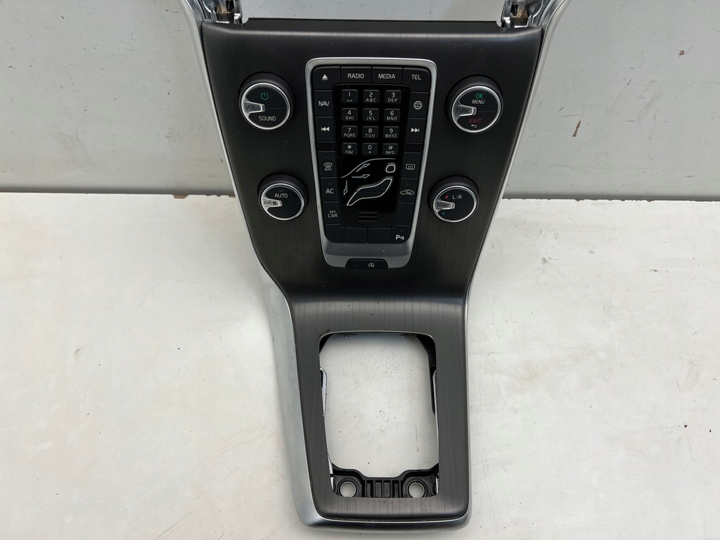 фото №2, Volvo v40 панель кондиционера радио обдув dekor