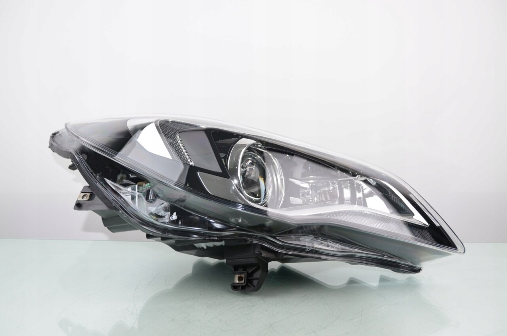 фото №1, Opel insignia a lift ксенон 13426664 правая лампа передняя