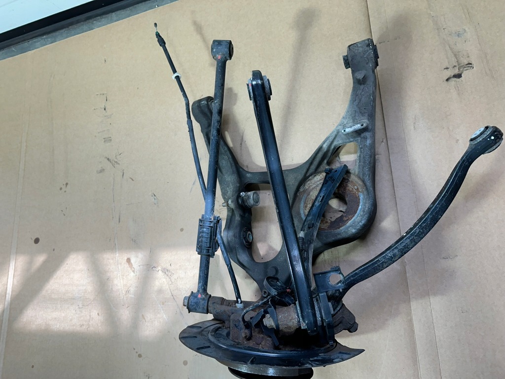 Поворотный кулак правый задний , правая задняя, рычаг, ступица mercedes ml w164 6.3 amg в Украине