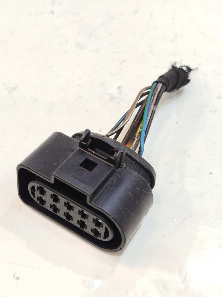 фото №1, Колодка штекер vw passat b8 6r0973735