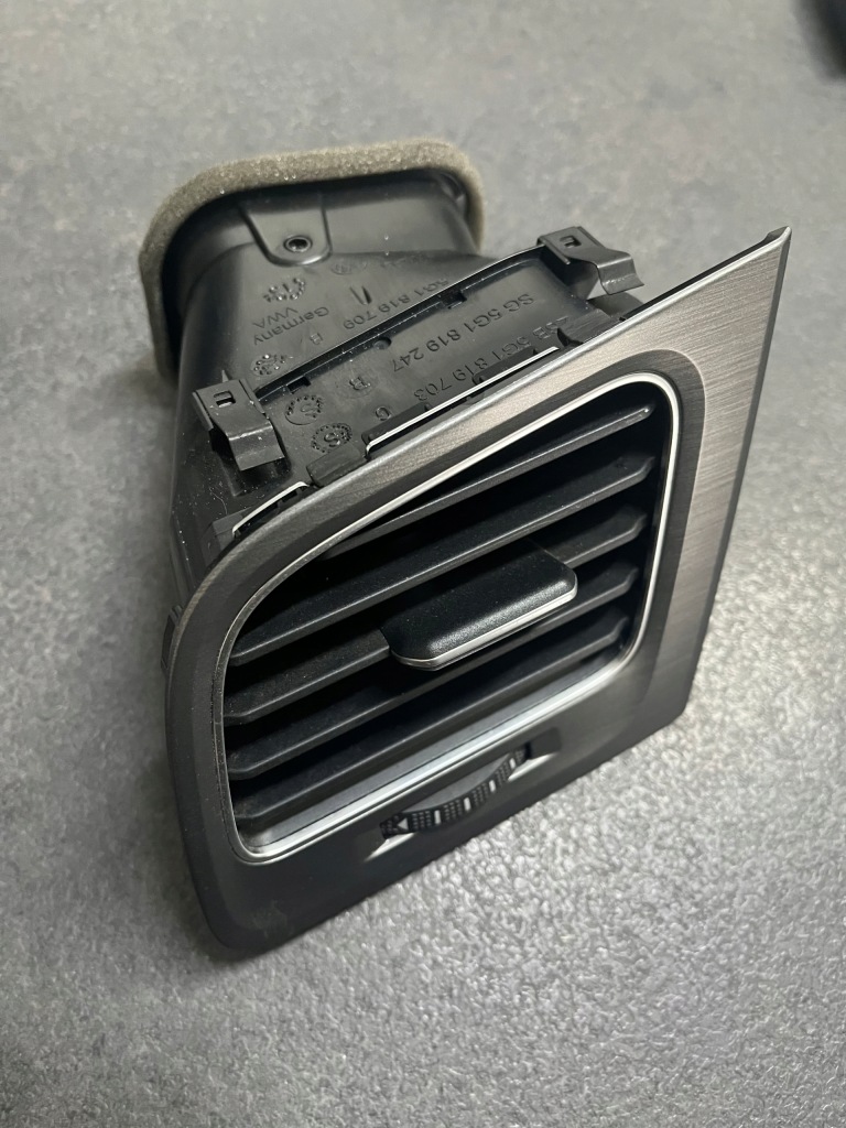 фото №1, Решётка обдув левая vw golf vii 5g1819247b