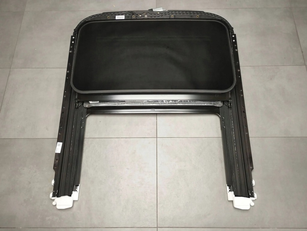 фото №1, Audi a5 sportback 8t люк 8t8877041e