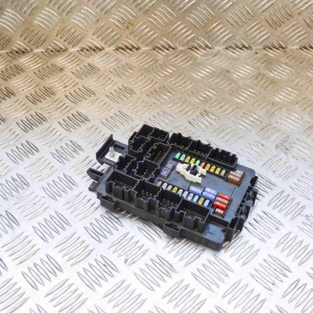 Коробка предохранителей tesla model s 109440900e 10808397 2017 с Разборки