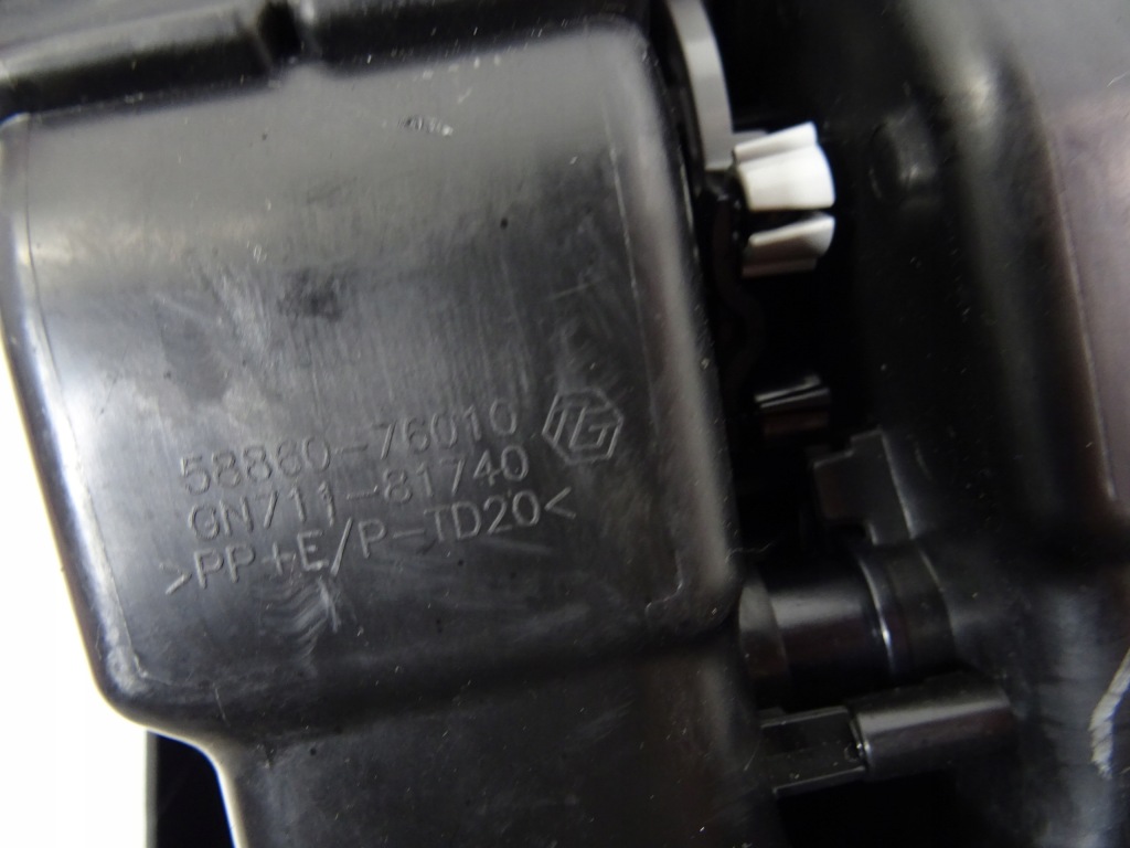 Lexus ux 250h решётка обдув туннель средний 58923-76040 Доставка