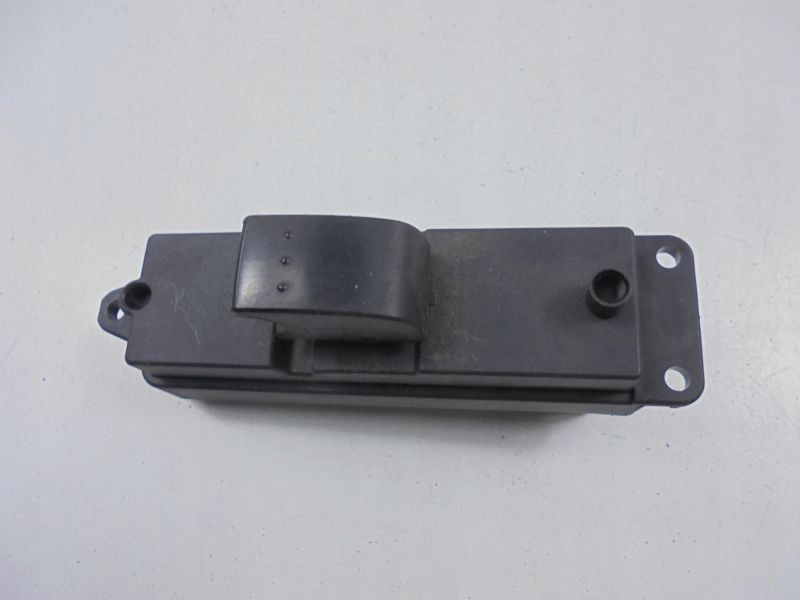 фото №8, Mazda 3 i bk вимикач скло перед правий bp4k66370