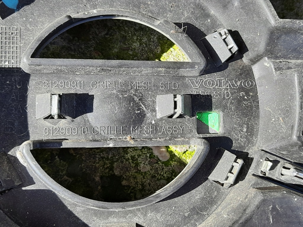 фото №12, Volvo v40 ii d3 2.0d cross country решётка радиатора решётка радиатора бампера