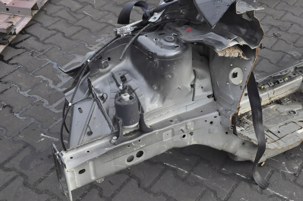 фото №5, Ford fiesta mk8 блок двигателя порог правый полный четверть