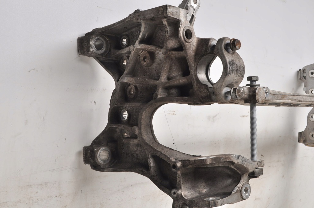 фото №8, Bentley bentayga 4.0 tdi 435km подрамник подвеска перед 50tys km