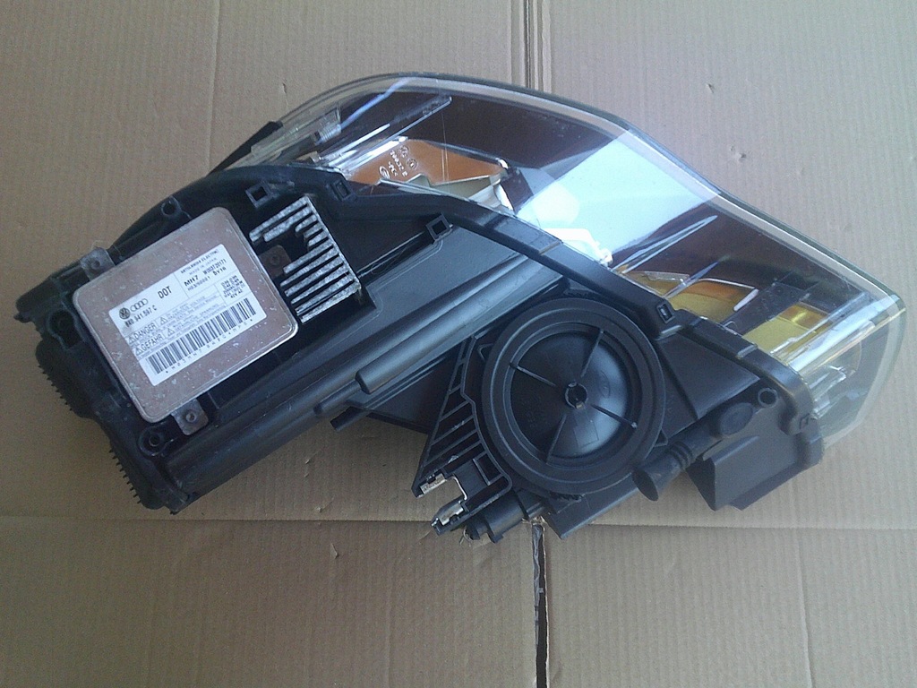 фото №6, Лампа передняя правая 8x0941004j audi a1