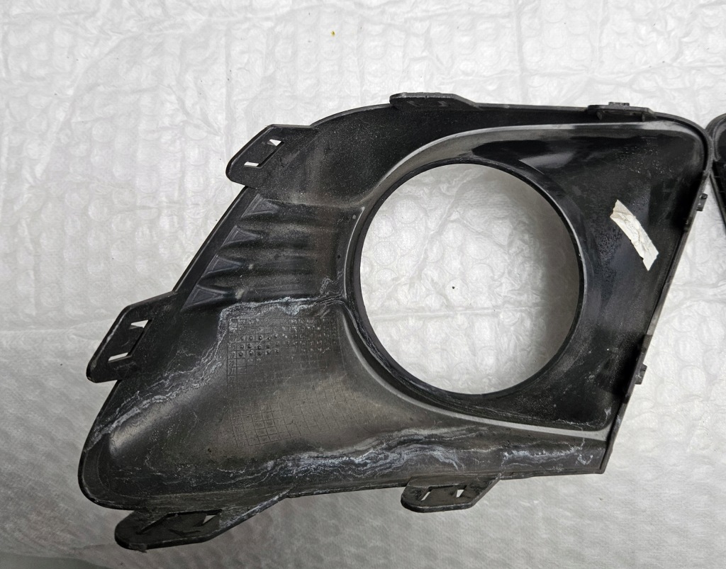 Решітка протитуманної фари ліва права opel karl rocks 15- 42352222 / 42352221 Київ