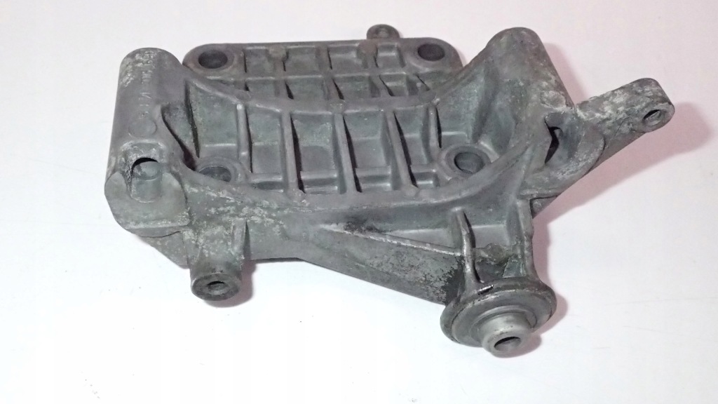 Купити Кронштейн тримач  генератора audi a6 c6 4f 059903143s