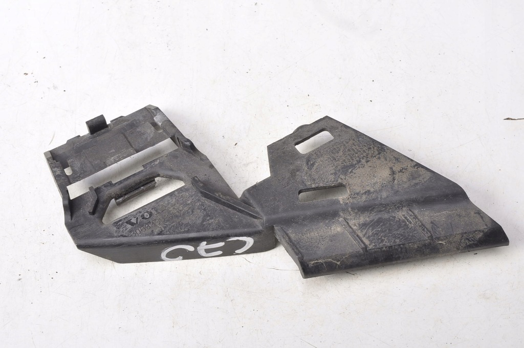 фото №1, Volvo c70 ii направляющая лампы правый перед 30633368