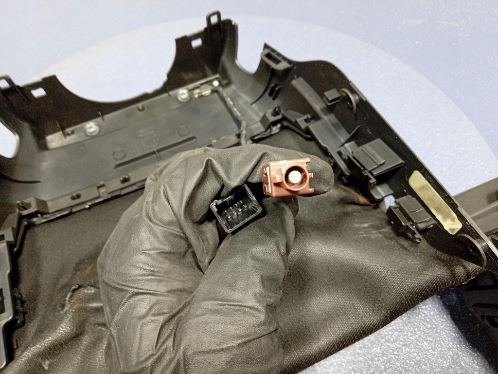 фото №10, Ford mustang mach-e ґрати обдув панелі консолі ліва eu lj8b19c696a