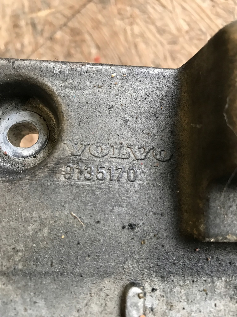 фото №4, Кронштейн генератора volvo 960 9135170