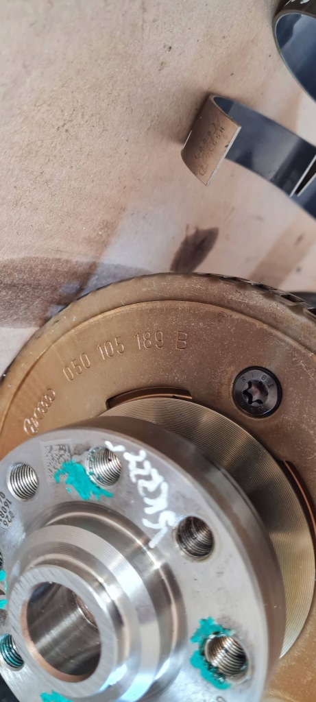 A4 b9 8w рестайлинг  wał коленчатый 2.0 tfsi 06l105101f 06lf a5 8w q5 a6 c7 в Украине