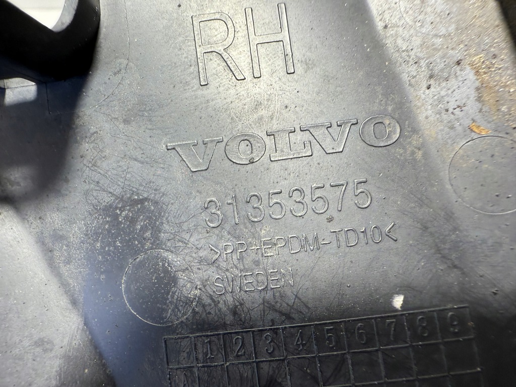 фото №6, Volvo xc70 решітка бампера ліва права 31353574 31353575