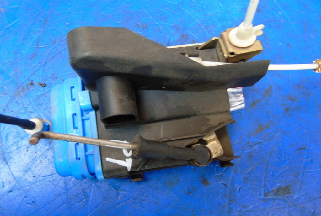 фото №5, Audi a6 c4 замок правый задняя